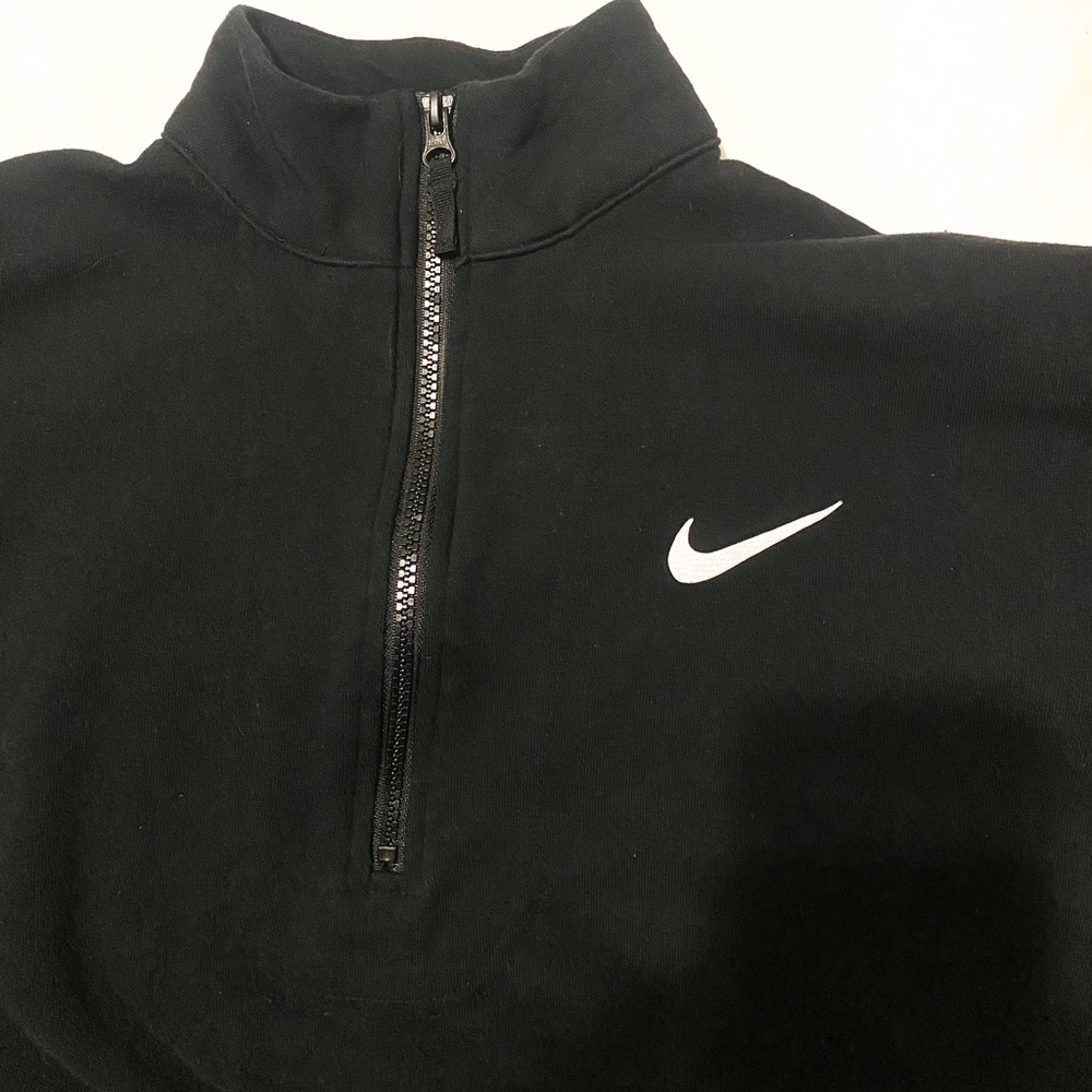 NIKE QUARTER ZIP SWEATSHIRT